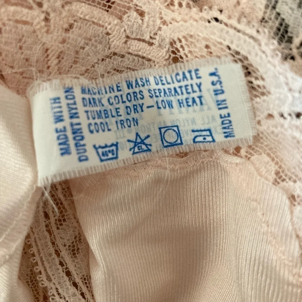 Vintage La Femme de Vanity Fair nightgown/chemise Size 34